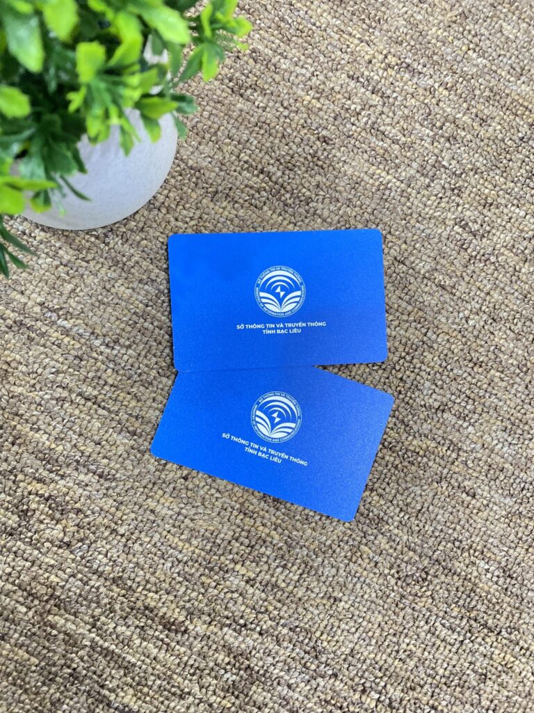 Thẻ Pro ID Thiết Kế Riêng - Mẫu Sở Thông Tin & Truyền Thông
